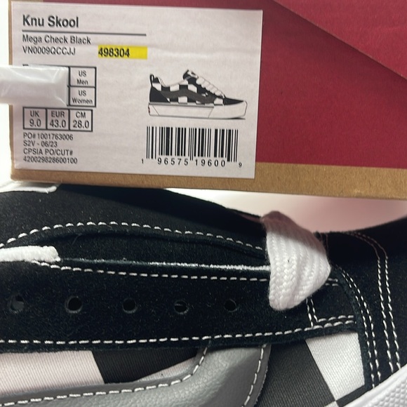 Vans Men’s Knu Skool
Mega Check Black
VN0009QCCJJ
Sneakers - Picture 16 of 16